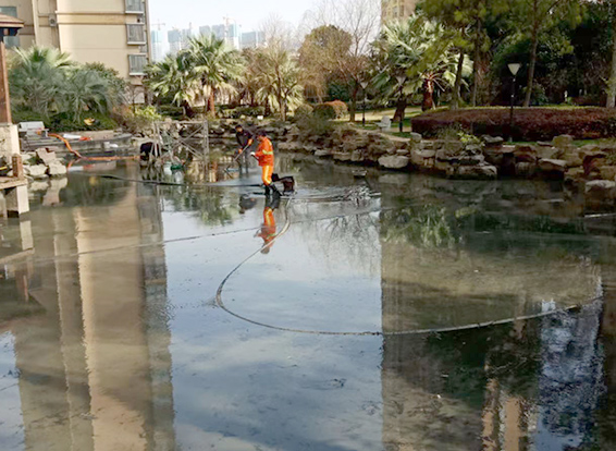 荷塘景观池淤泥清理