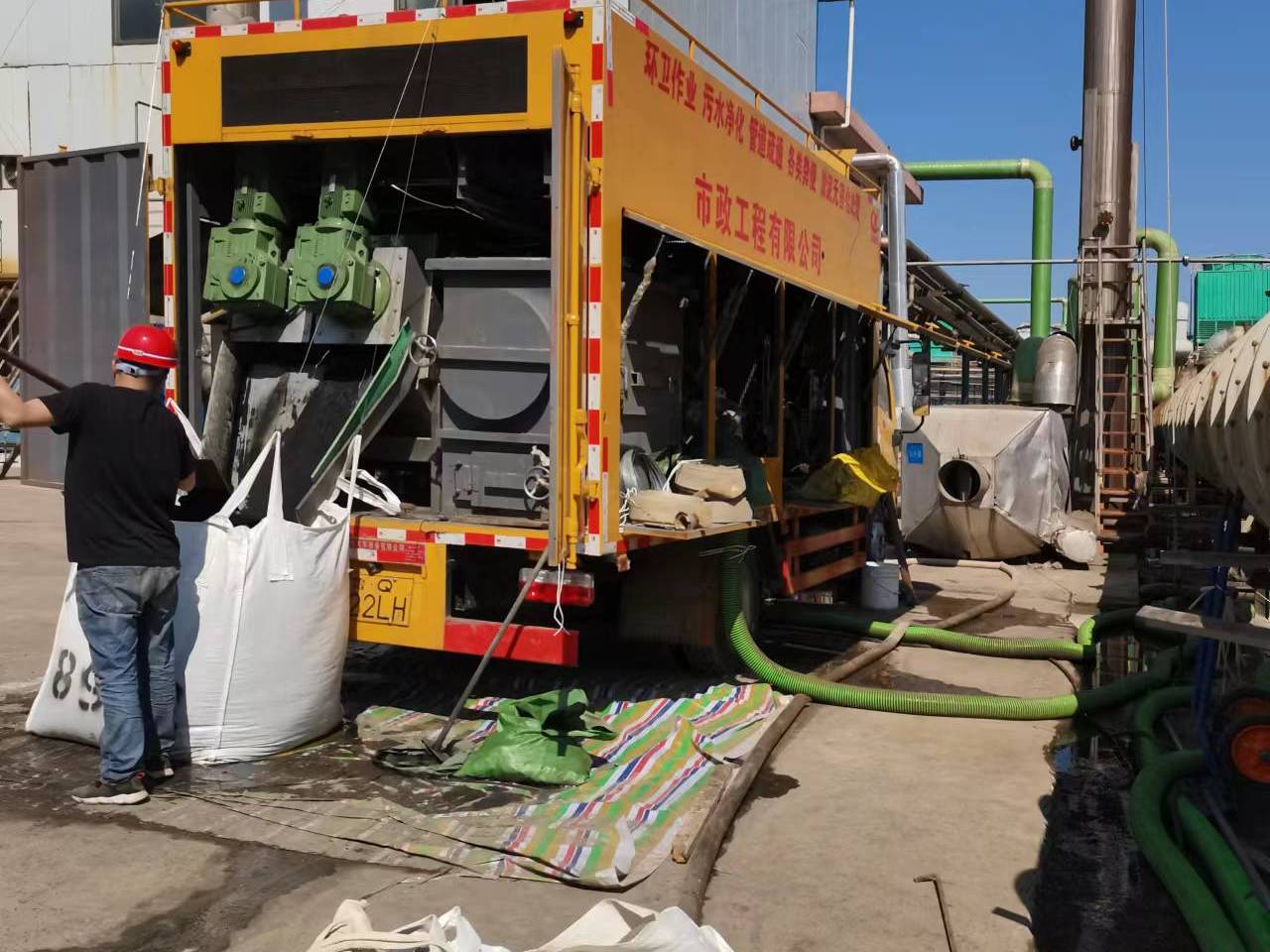 荷塘淤泥压干处理